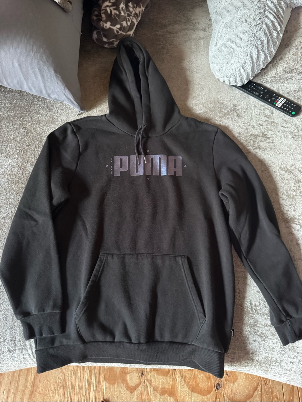 Puma Black Pullover Hoodie with Subtle Logo- L